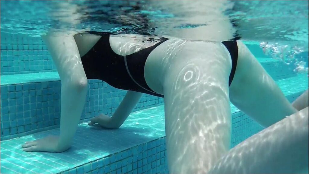 超絶美形なハイレグ競泳水着【佐々木麻衣】