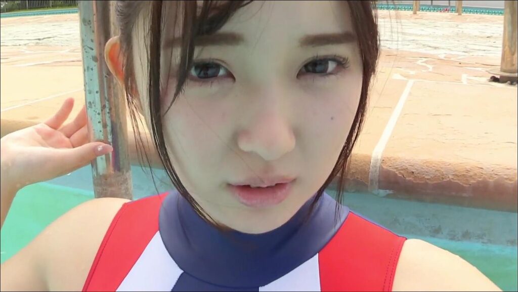 【グラドル】濡れたラブリーハイレグを下から接写されるアイドル&#x1f60d;ワキ接写×水中カメラ【青山けいと】 – ナイスなカット