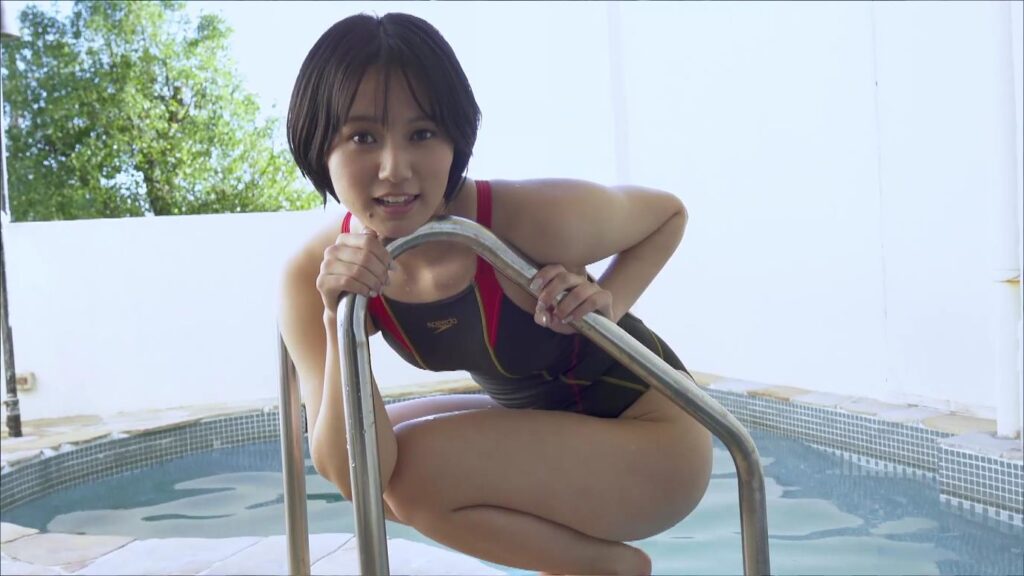 【グラドル】青春を思い出す甘酸っぱいピタピタ競泳水着グラビア😍プール×美脚【グラビアアイドル】 – ヌけるカット