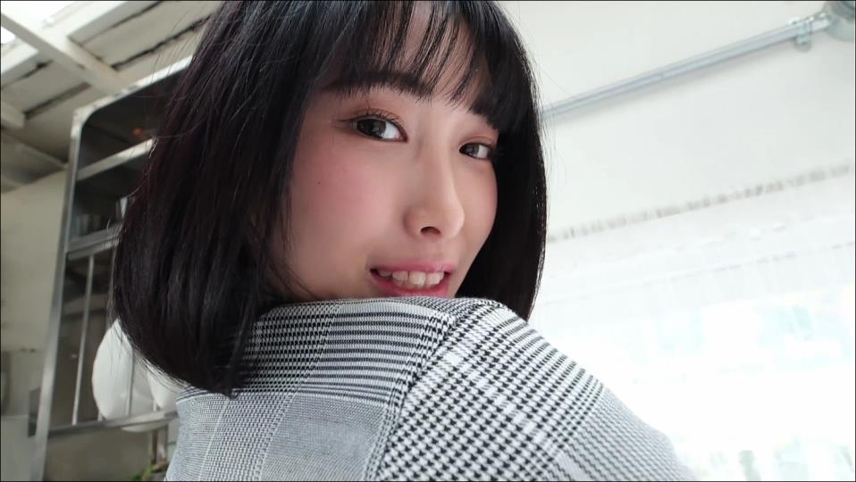 【グラドル】お上品な巨乳アイドルさんを俎上に載せてキワドい箇所を触りまくる😍変態競泳水着姿【浅川まりな】 – 攻めてるカット