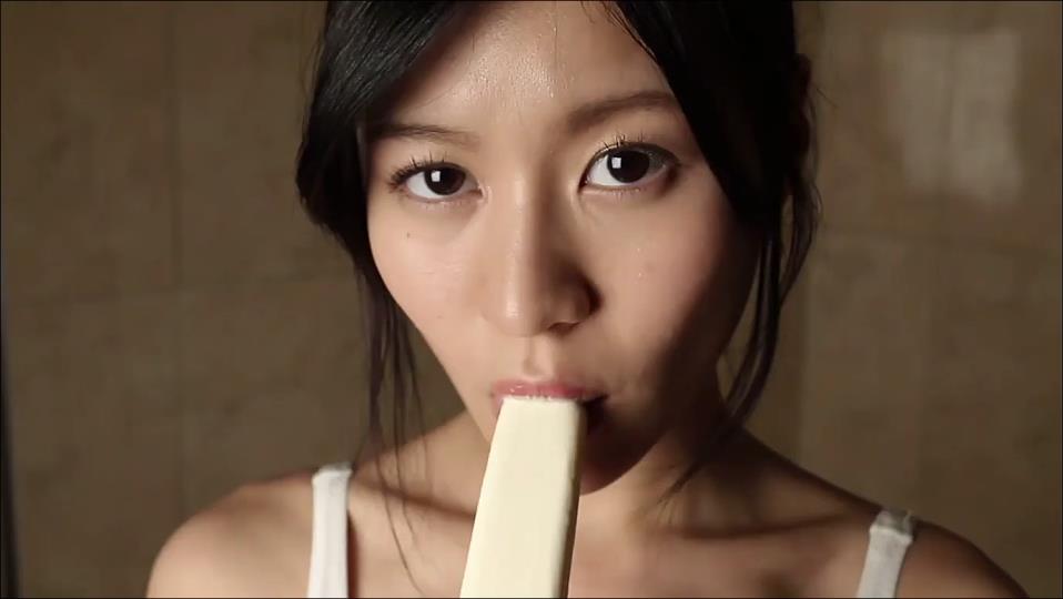 【フェチ画像】ぬるぬる透けハイレグでエロすぎる疑似プレイさせられる美少女😍M字開脚×舐め【及川麗】 – キワドいカット