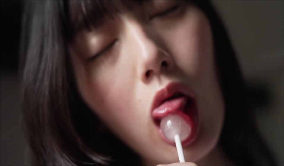 【フェチ画像】クール美女が白レオタードのハイレグをグイグイ😍M字開脚×舐め×テカテカ【村雨芙美】 – ナイスなカット2