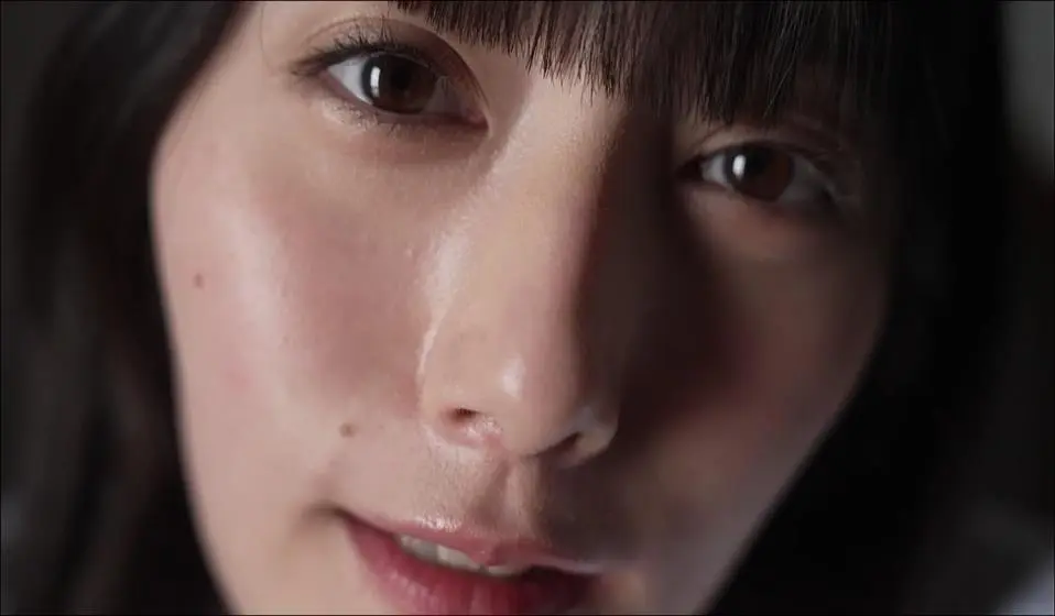 【フェチ画像】クール美女が白レオタードのハイレグをグイグイ😍M字開脚×舐め×テカテカ【村雨芙美】 – 愛おしいカット2