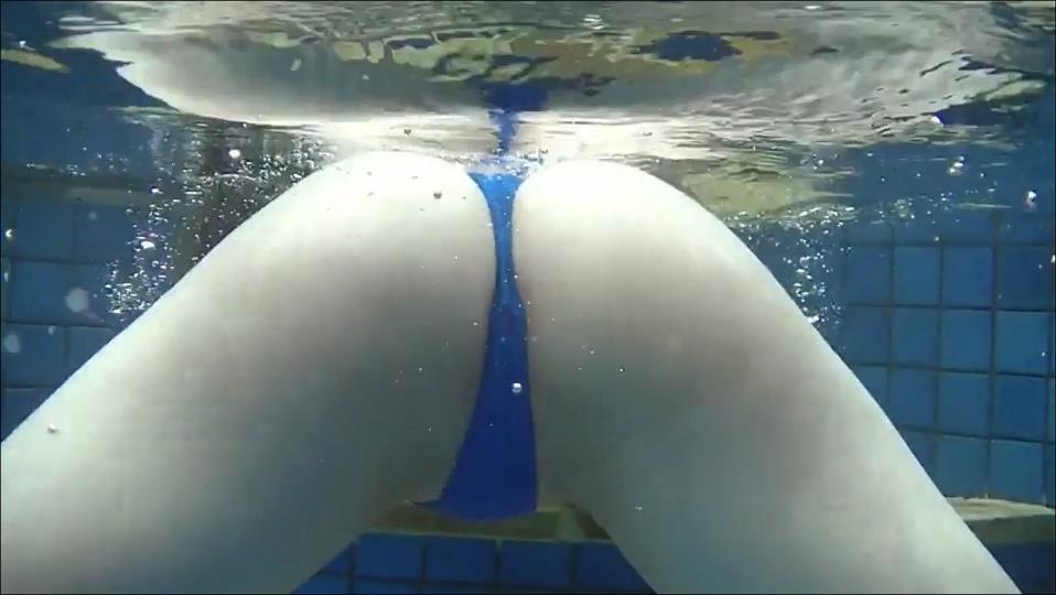 【フェチ画像】爆乳アイドルの改造ハイレグを下から鬼接写😍水中カメラ×大開脚【愛場れいら】 – 神カット