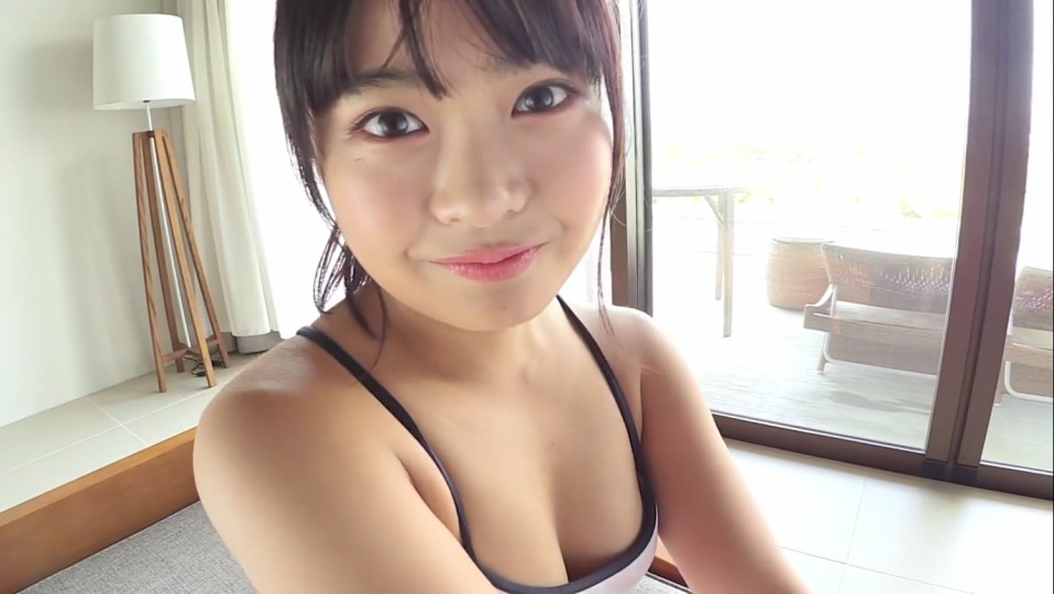 【フェチ画像】朝ドラ女優みたいな清純美少女が薄スク水でY字バランス😍水中カメラ×尻フェチ【西本ヒカル】 – エロいカット2