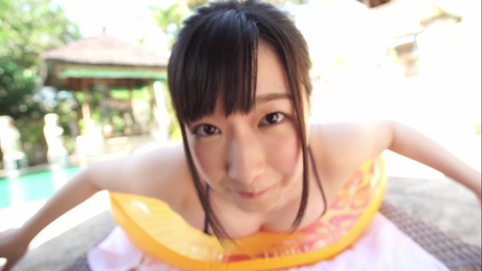 【フェチ画像】可愛いアイドルが薄手の白スク水でHカップムギュムギュしてくれる😍尻フェチ×巨乳【小日向ななせ】 – 妖艶カット