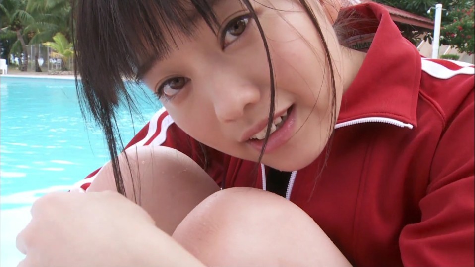 【フェチ画像】美少女女優の極薄競泳水着がピタピタでスリスリ😍水中カメラ×尻フェチ【冨手麻妙】 – ナイスなカット2