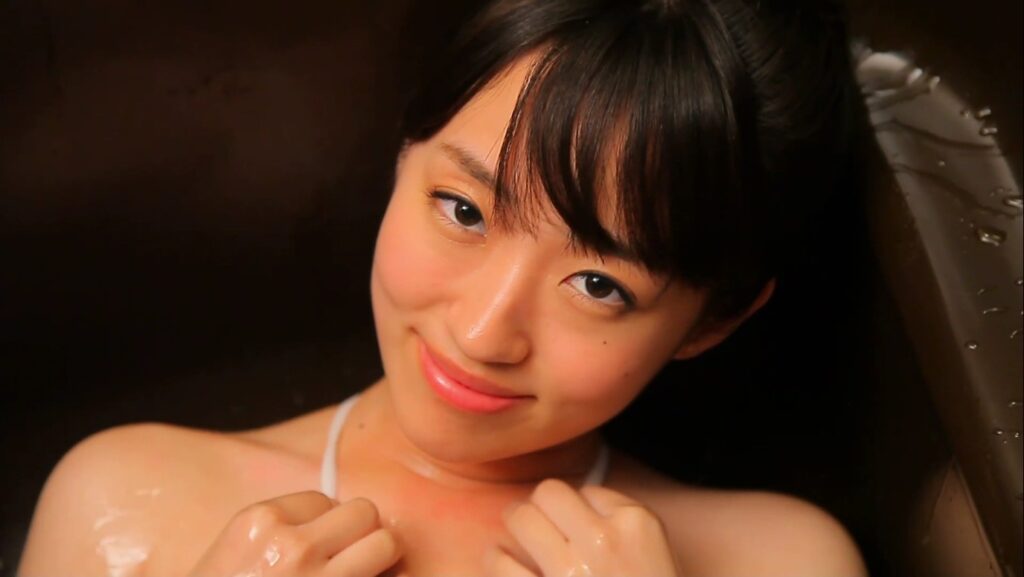 【フェチ画像】ローション塗れにしてピタピタになった極薄スク水が危うい😍透け&times;合法【小島麻友美】 &ndash; 可愛いカット2