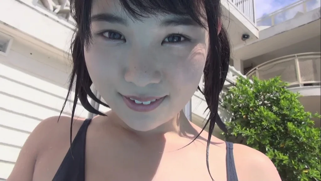 【フェチ画像】極薄スク水がピッタピタに貼りつく美少女の開脚にエグい接写😍Ｙ字バランス&times;水中カメラ【佐々野愛美】 &ndash; 癒やされるカット