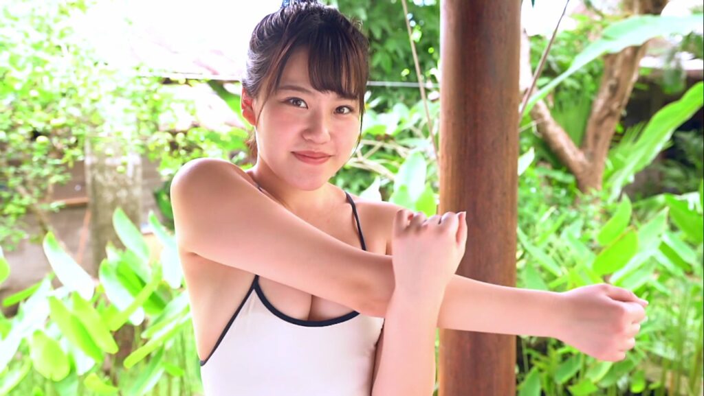 【フェチ画像】無邪気なアイドルの白スク水が透けすぎて心配になるプール遊泳😍舐め&times;開脚【原萌々香】 &ndash; フェチなカット