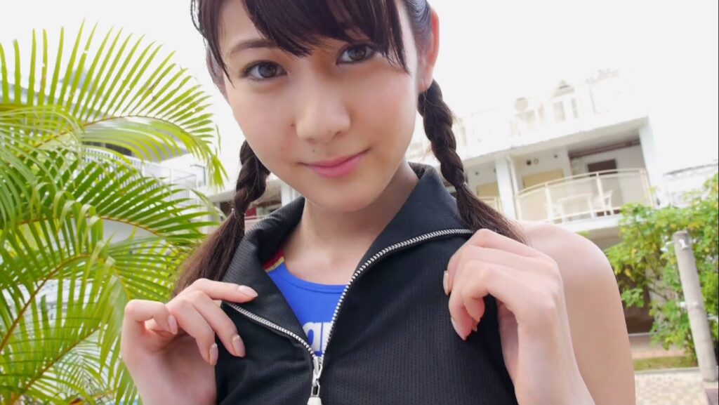 【フェチ画像】ピタピタ競泳水着ではしゃぐ美少女アイドルをローアングル接写😍水中カメラ&times;スリスリ【森田ワカナ】 &ndash; フェチなカット