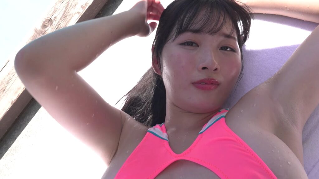【フェチ画像】フレッシュな癒し系美少女がビショ濡れ改造ハイレグでＭ字開脚😍巨乳&times;ローアングル【秋田そな】 &ndash; エロいカット2