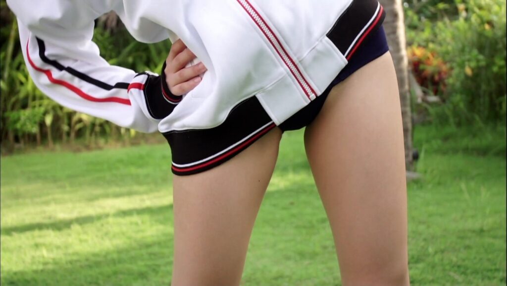 【フェチ画像】旧スク水が似合いすぎるアイドルを濡らして接写😍尻フェチ×ローアングル【朝倉ゆり】 – セクシーなカット