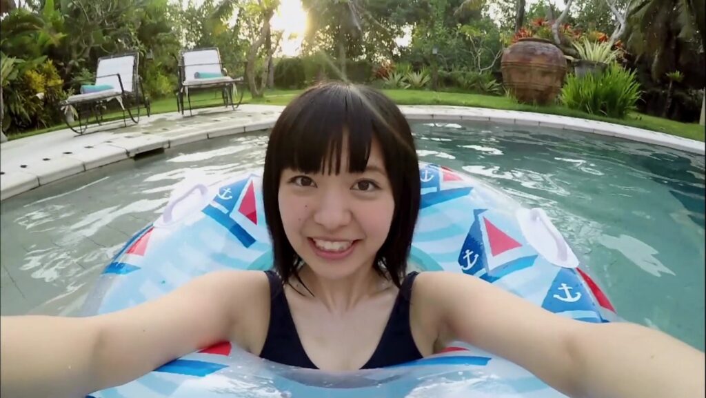 【フェチ画像】旧スク水が似合いすぎるアイドルを濡らして接写😍尻フェチ×ローアングル【朝倉ゆり】 – エロいカット