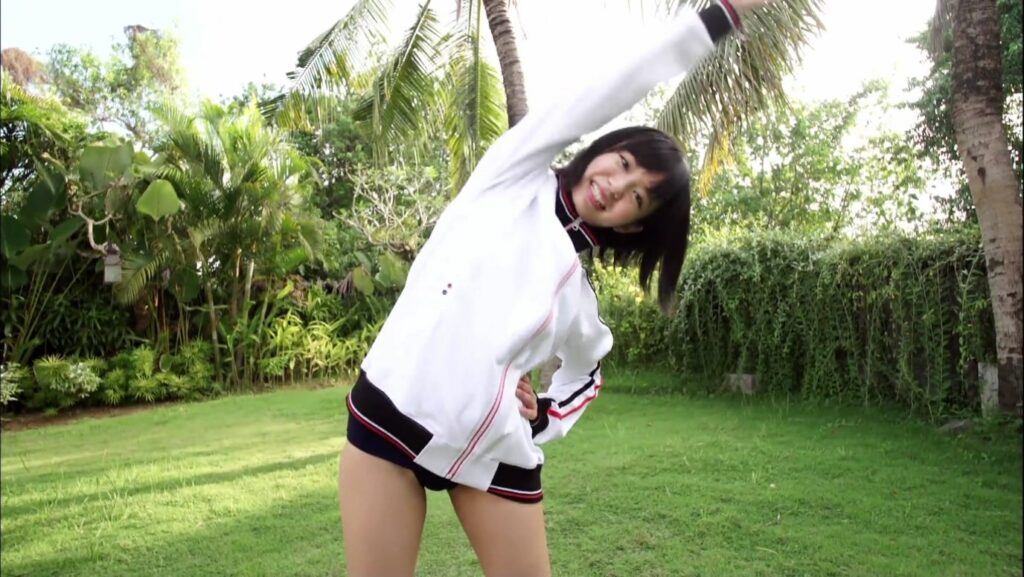 【フェチ画像】旧スク水が似合いすぎるアイドルを濡らして接写😍尻フェチ×ローアングル【朝倉ゆり】 – キワドいカット