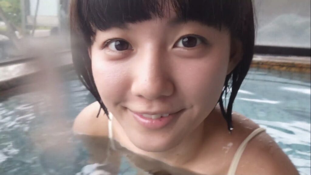 【フェチ画像】美少女アイドルが白いレオタードのまま温泉に入った結果😍透け&times;水中カメラ【藤北れな】 &ndash; 忘れられないカット
