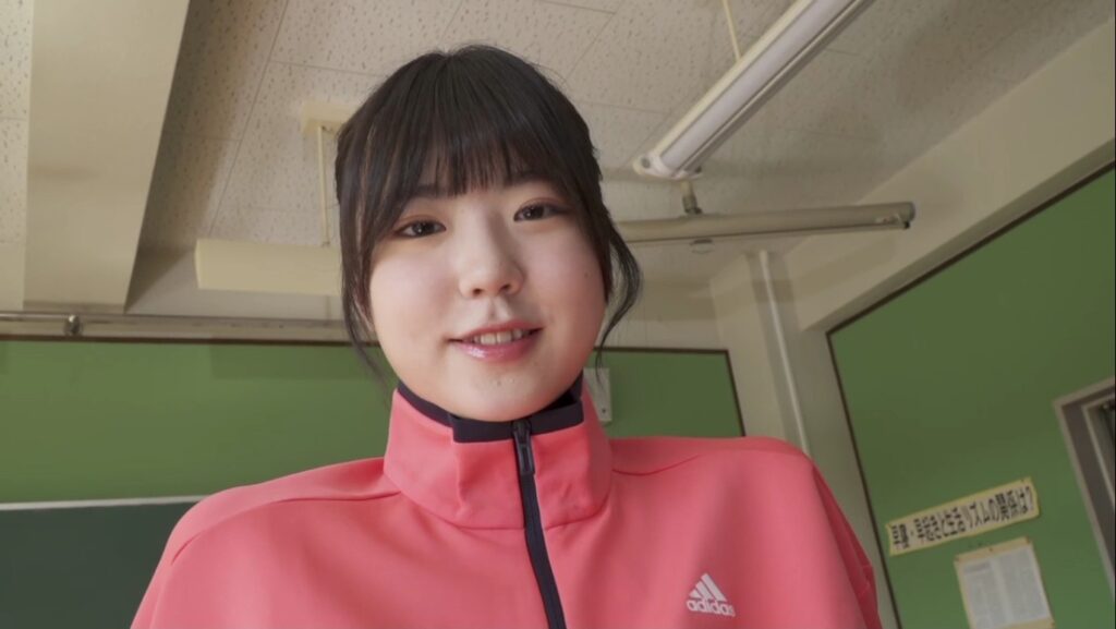 【フェチ画像】無垢な美少女のハイレグ競泳水着を教室でオイルマッサージ😍尻フェチ&times;デビュー作【桜羽のえ】 &ndash; 積極的なカット