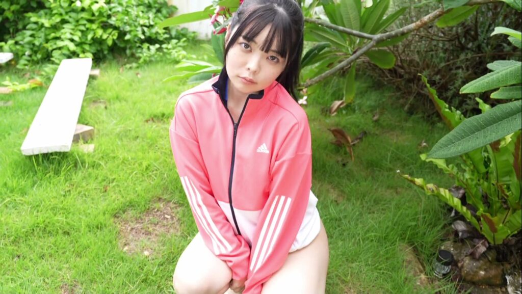 【フェチ画像】真ん丸お尻に食い込んだ変態ハイレグに水をかけて透けてしまう😍グイグイ&times;M字開脚【やなぎばころん】 &ndash; キワドいカット