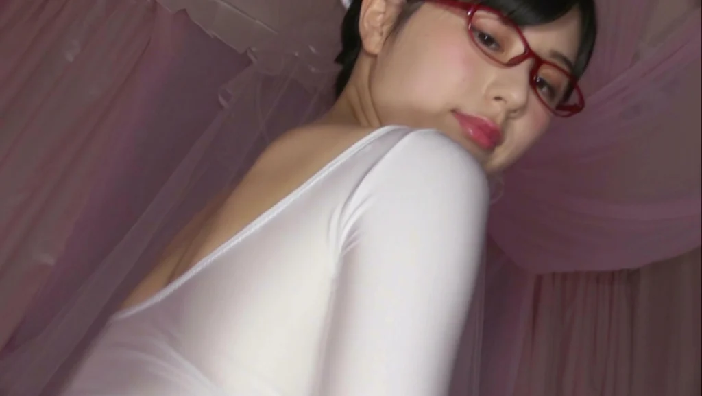 【フェチ画像】白レオタードの天使が跨って上下運動してくれるひみつの病室😍ハイレグ&times;騎乗位【くりえみ】 &ndash; エッチなカット