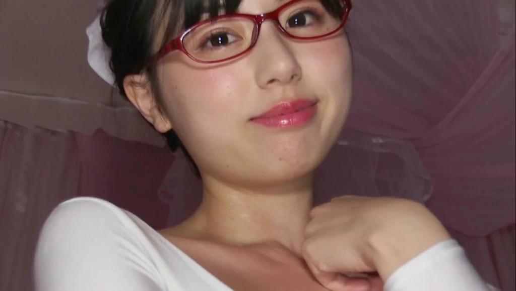 【フェチ画像】白レオタードの天使が跨って上下運動してくれるひみつの病室😍ハイレグ&times;騎乗位【くりえみ】 &ndash; 頑張ってるカット2