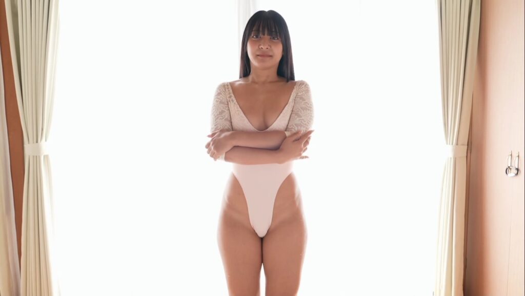 【フェチ画像】薄ピンクレオタードが食い込む美女の巨尻が画面いっぱい😍Ｍ字開脚&times;ブリッジ【椚マイカ】 &ndash; 妖艶カット2
