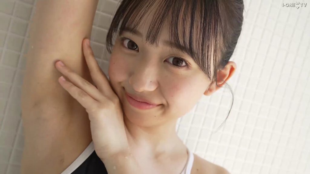 【フェチ画像】可愛すぎる合法ロリ美少女のピタピタスク水をスリスリ😍薄地接写×尻フェチ【入間ゆい】 – ヌけるカット