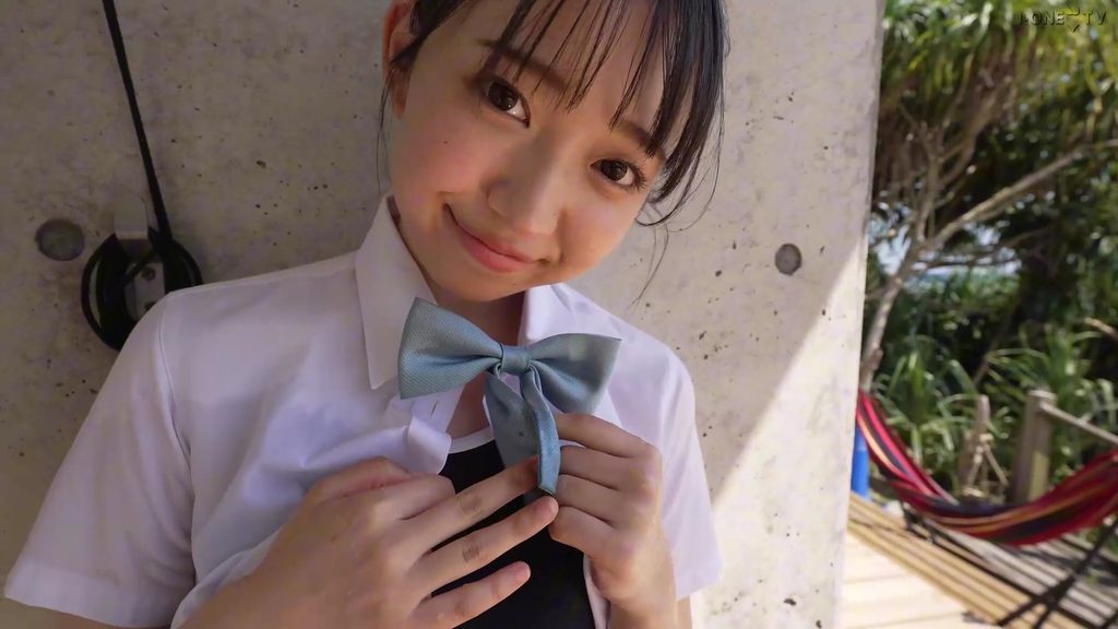 【フェチ画像】可愛すぎる合法ロリ美少女のピタピタスク水をスリスリ😍薄地接写×尻フェチ【入間ゆい】 – 癒やされるカット