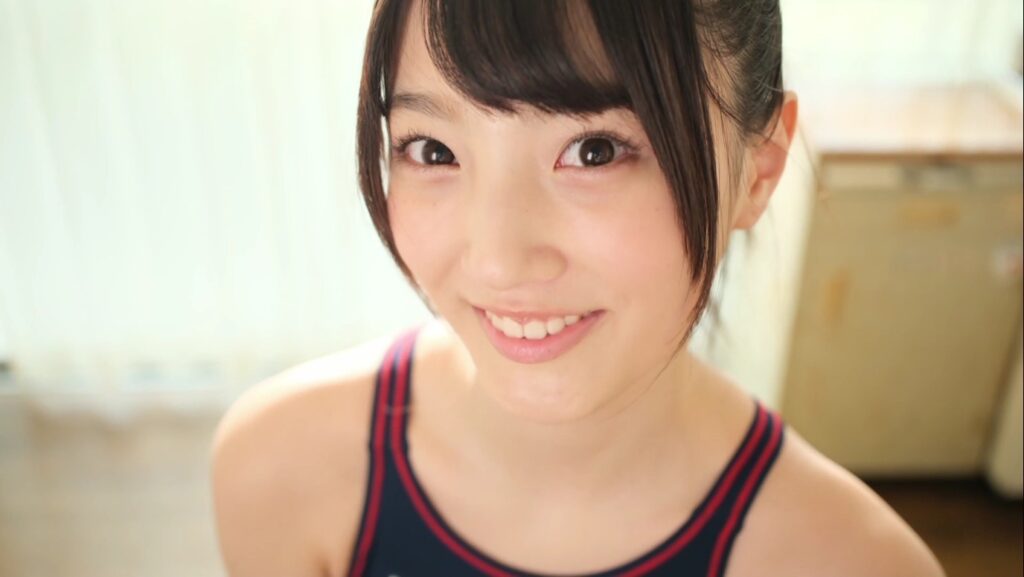 【フェチ画像】スタイル抜群の現役美少女が保健室でガチ競泳水着披露😍ピタピタ&times;透け【七海まろん】 &ndash; お宝カット