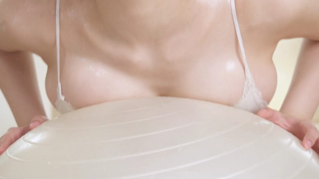 【フェチ画像】小さいレオタードでエグいエクササイズを攻めたアングルで接写😍汗だく×巨乳【瑚春】 – ありがたいカット