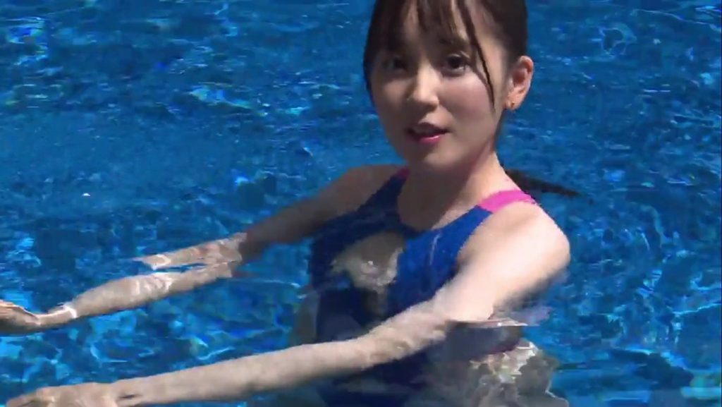 【フェチ画像】魔改造競泳水着でレッスンする美人先生の股間接写😍水中カメラ×尻フェチ【岬愛奈】 – フェチなカット
