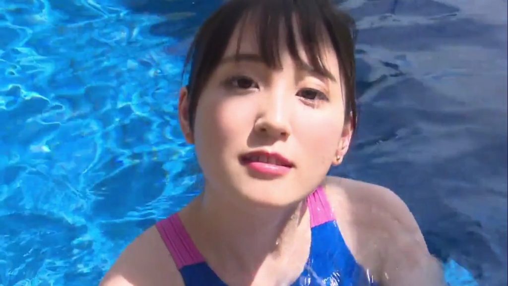 【フェチ画像】魔改造競泳水着でレッスンする美人先生の股間接写😍水中カメラ×尻フェチ【岬愛奈】 – ヌけるカット