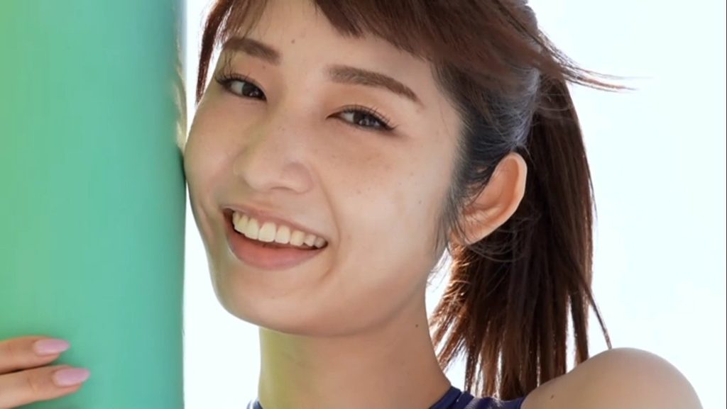 【フェチ画像】清楚系スレンダーアイドルの透けハイレグ競泳水着が尊い😍尻フェチ×ピタピタ【美音咲月】 – 積極的なカット2