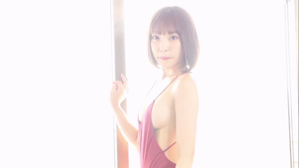 【フェチ画像】スレンダーFカップの薄生地ハイレグレオタードを開脚接写😍巨乳×美脚【粕谷まい】 – キワドいカット
